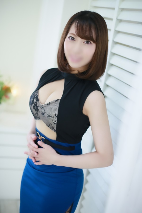 8/23デビュー!えみさん♡ 一度会ってしまえば貴方も…